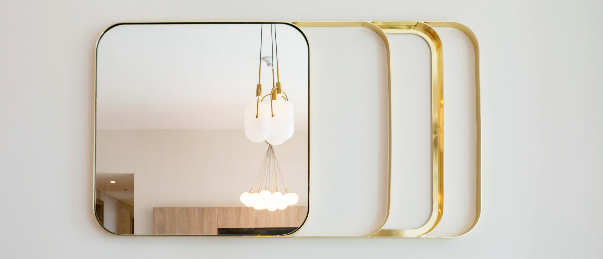 You are currently viewing Ayna ve İç Mekân Tasarımı: Yansımanın Gücü